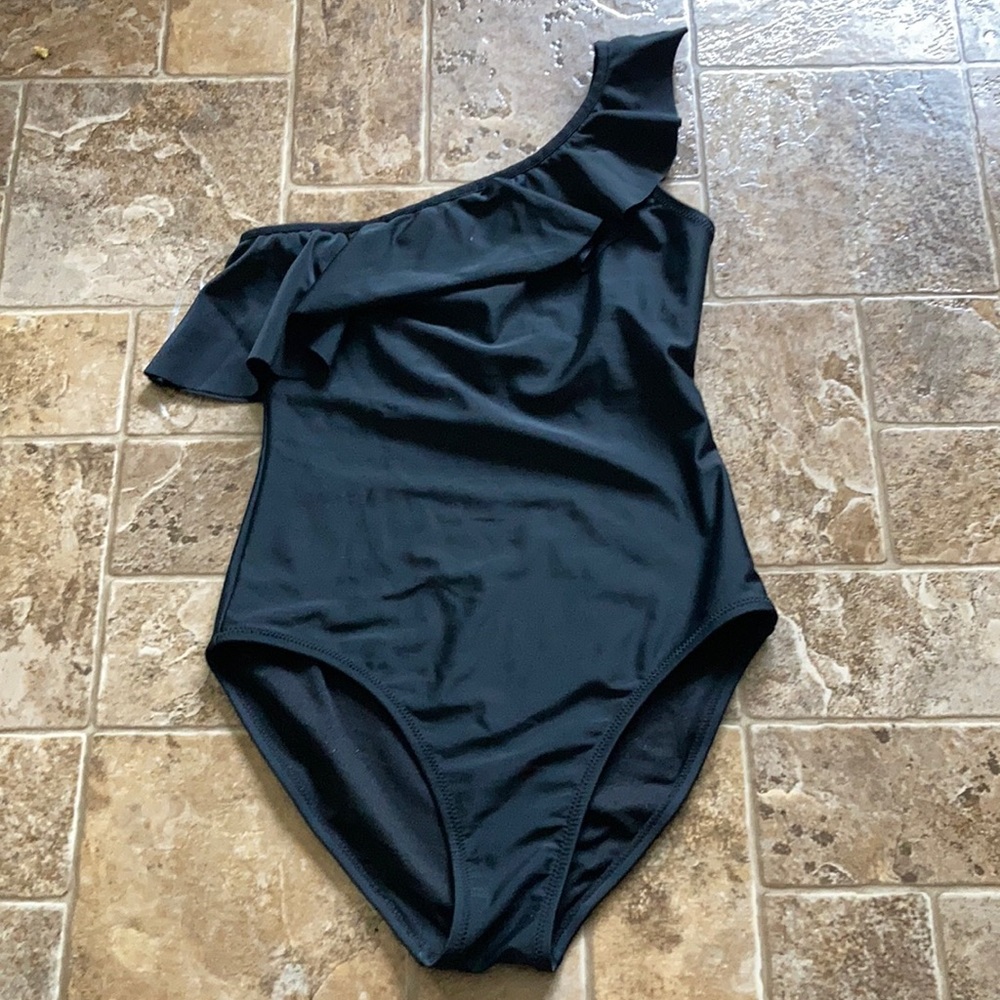 NWOT Old Navy one shoulder swimsuit